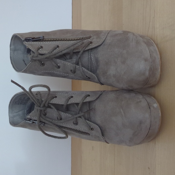 Shoe Dazzle Nivera Wedge Booties faux Suede Grey - Picture 2 of 9